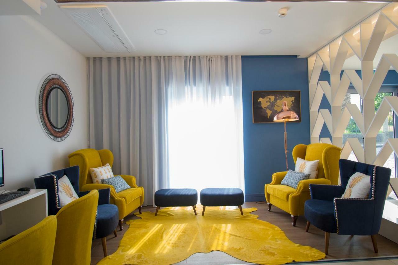 Zigzag Hostel Praia da Vitória Extérieur photo
