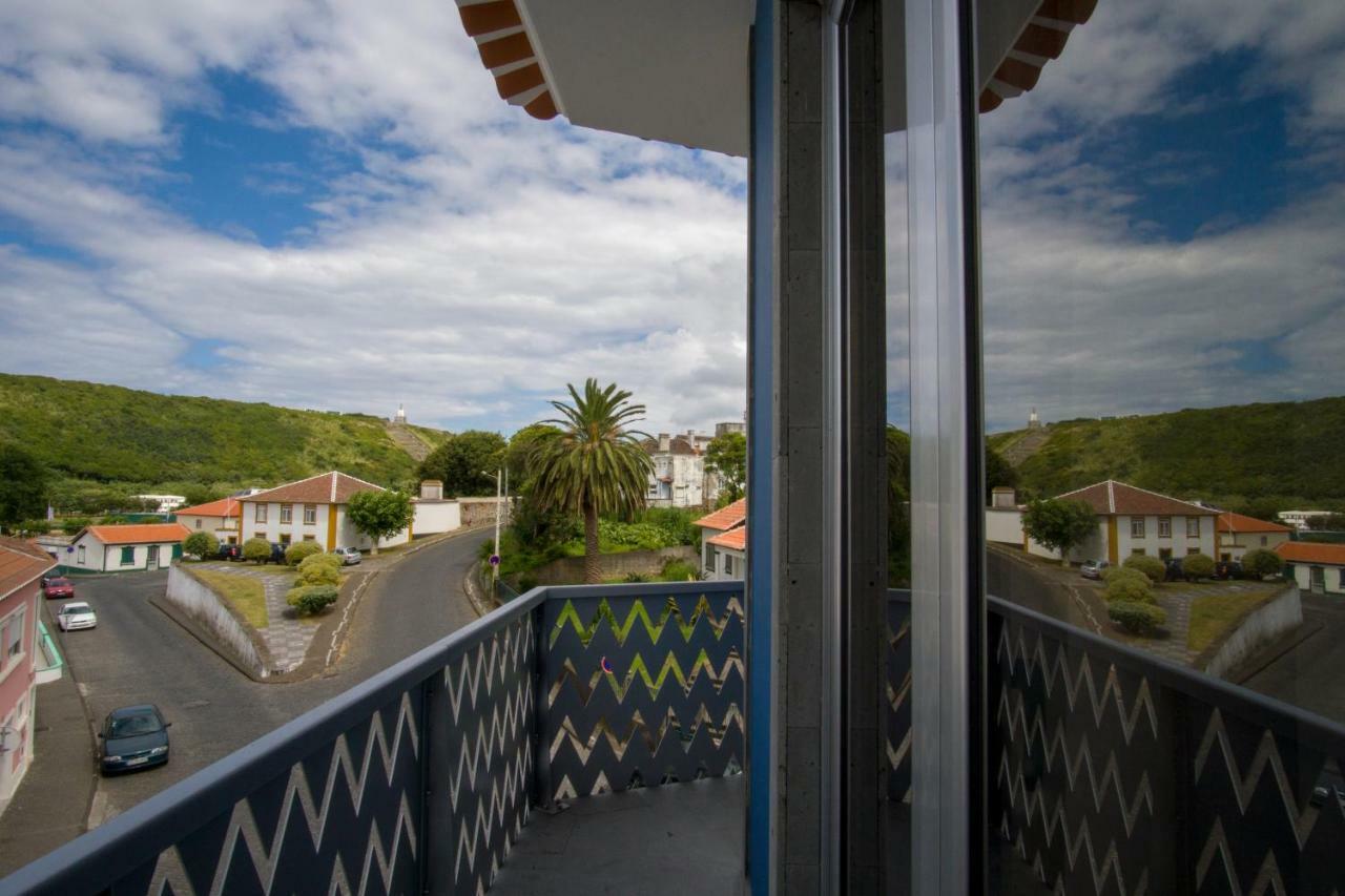 Zigzag Hostel Praia da Vitória Extérieur photo