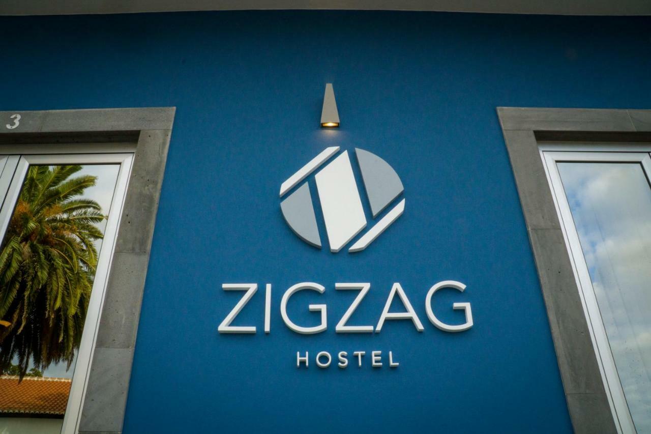 Zigzag Hostel Praia da Vitória Extérieur photo
