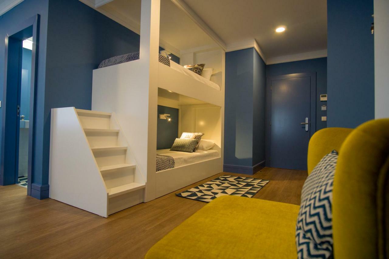 Zigzag Hostel Praia da Vitória Extérieur photo
