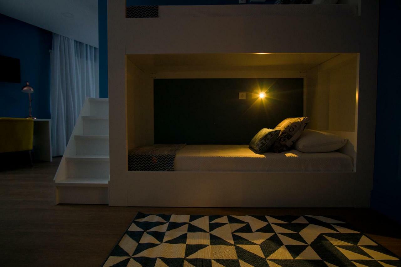 Zigzag Hostel Praia da Vitória Extérieur photo
