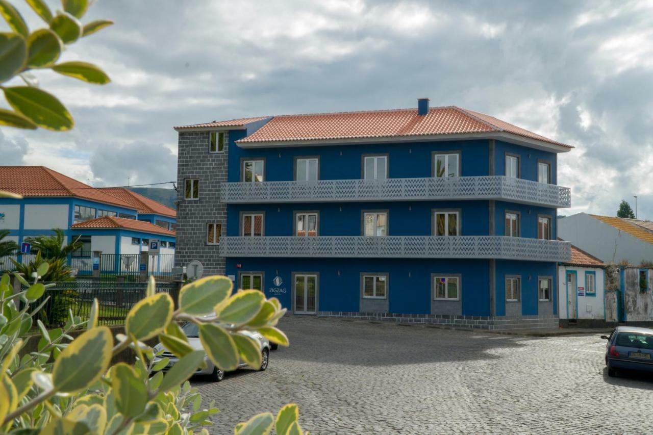 Zigzag Hostel Praia da Vitória Extérieur photo