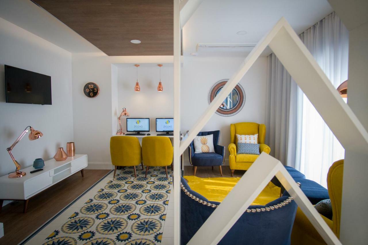 Zigzag Hostel Praia da Vitória Extérieur photo